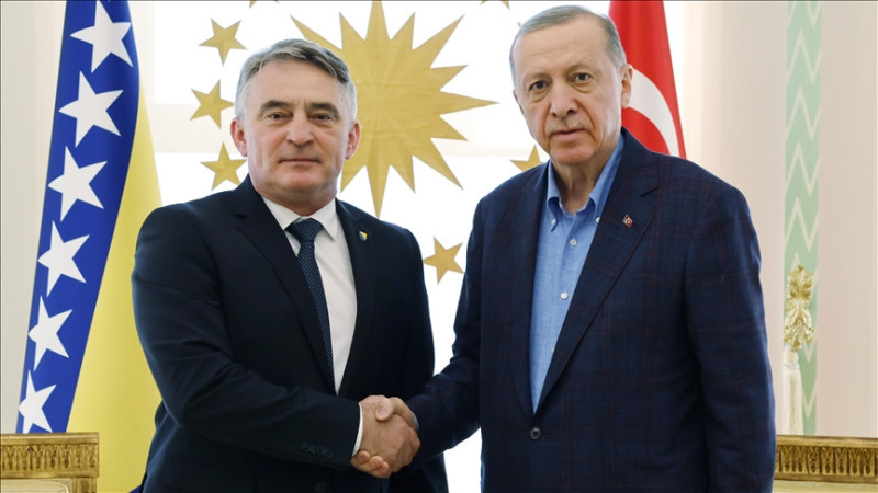 Erdogan ponovno potvrdio podršku suverenitetu BiH u telefonskom razgovoru s Komšićem