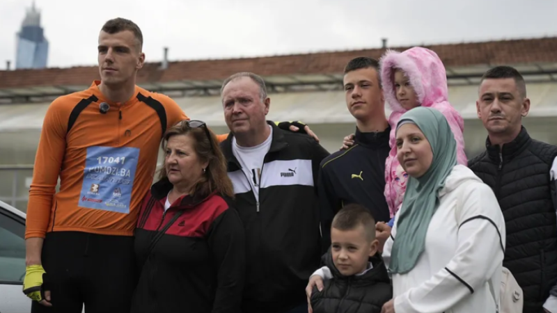 Faruk Suljović krenuo na humanitarni maraton od Sarajeva do Istanbula za oboljelu majku troje djece