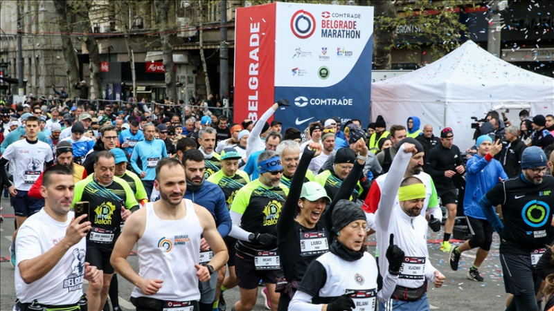 Uz rekordan broj učesnika krenuo Beogradski maraton