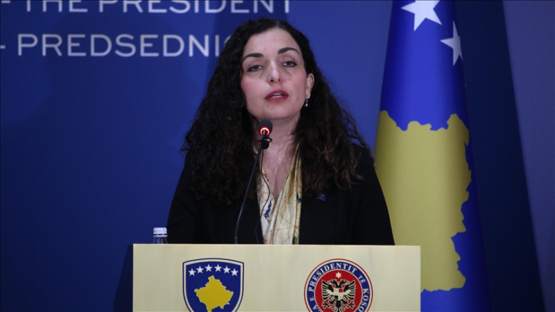 Kosovë, presidentja Osmani i kërkon qeverisë të pezullojë tarifat e importit ndaj produkteve amerika