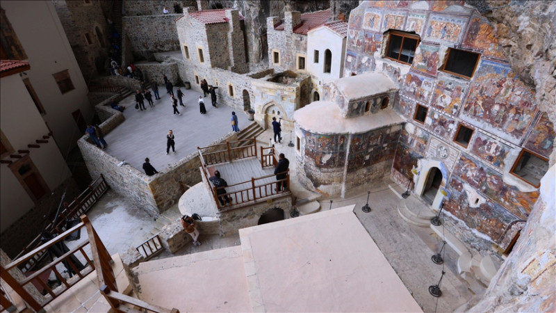 Sümela Manastırı bayramda 13 bin kişiyi ağırladı
