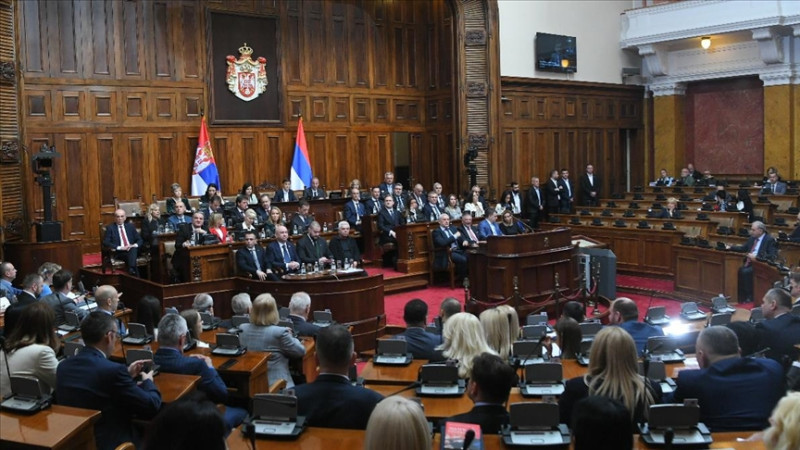 Skupština izabrala novu Vladu Srbije na čelu s Đurom Macutom