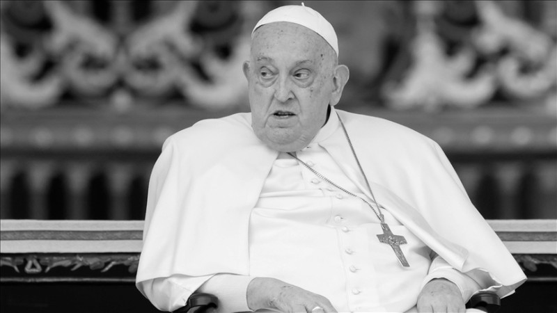 Papa Franjo preminuo u 88. godini                