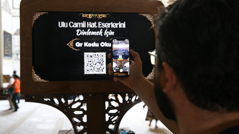 Bursa Ulu Cami’de dijital dönüşüm: Hat sanatı teknolojiyle buluştu