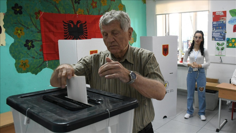 Заврши гласањето на општите избори во Албанија