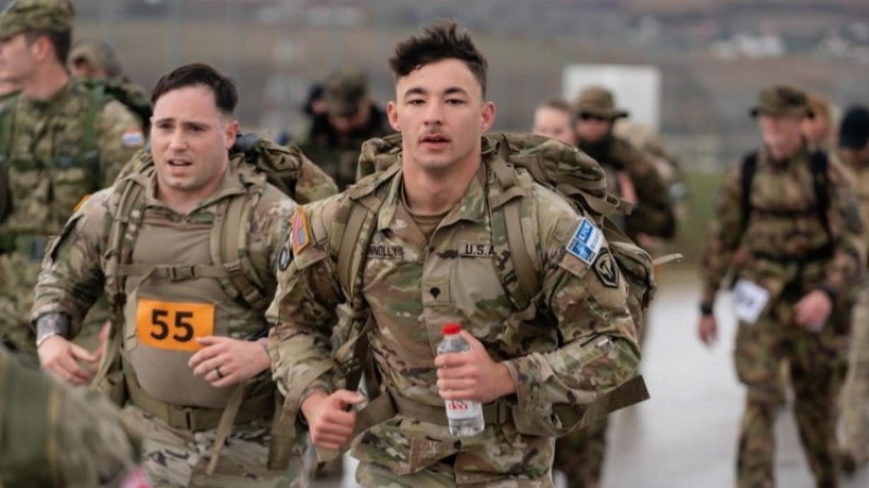 KFOR Askerleri Camp Bondsteel’de Norveç Yürüyüşü Gerçekleştirdi