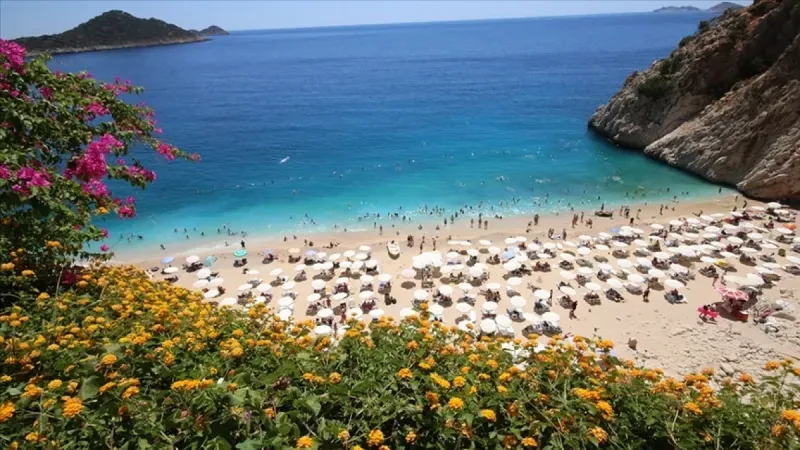 Antalya 2025'te 17 milyon ziyaretçi ağırladı