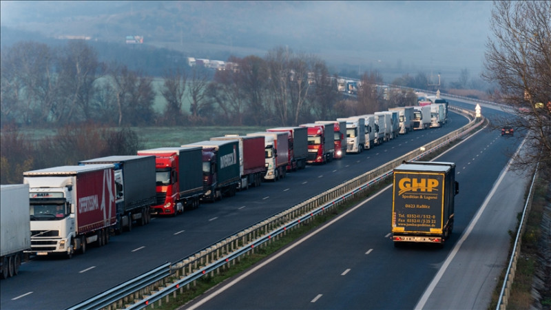 Od ponedjeljka prevoznici u regiji blokiraju granične prelaze u znak protesta protiv novih šengenski