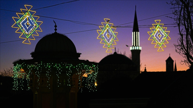 Ulice Sarajeva ukrašene povodom dolaska ramazana