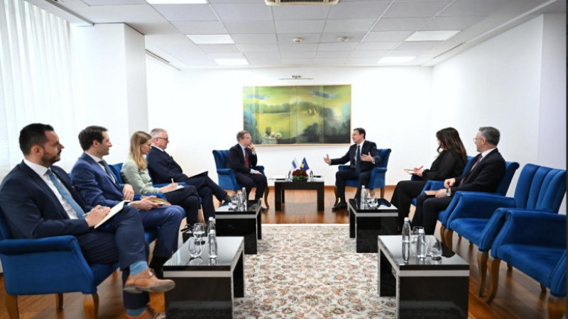 Kosova Başbakanı Kurti, AGİT Azınlıklar Yüksek Komiseri Kamp’ı kabul etti