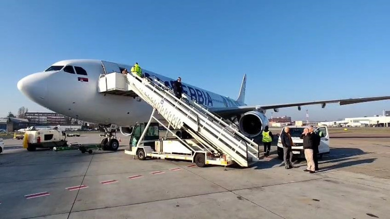 Srbija evakuacijskim letom iz Dubaija vratila kući 266 ljudi