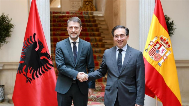 Ministri Hoxha vizitë në Spanjë: Ekziston një potencial i pashfrytëzuar në marrëdhëniet mes dy vende