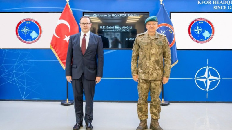 KFOR Komutanı Ulutaş, Büyükelçi Angılıı’yı veda ziyaretine kabul etti