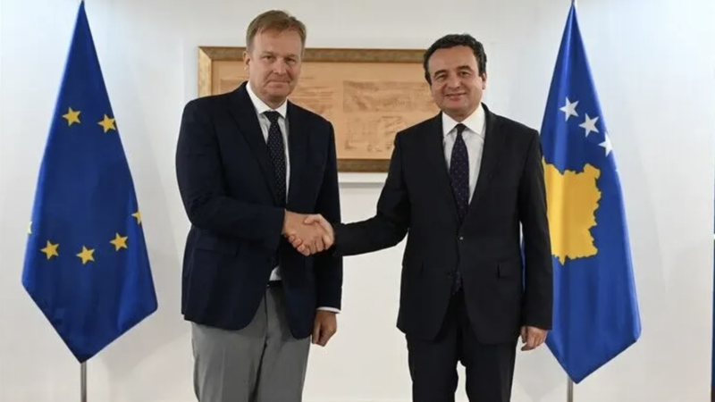 Kosova Başbakanı Kurti, AB’nin Kosova-Sırbistan Diyaloğu Özel Temsilcisi Sorensen ile görüştü