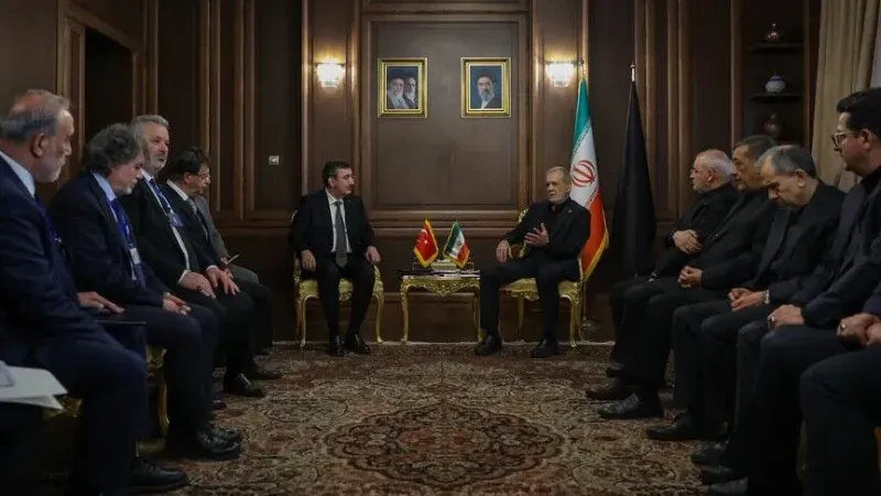 Zv.presidenti turk takohet me presidentin iranian në Teheran