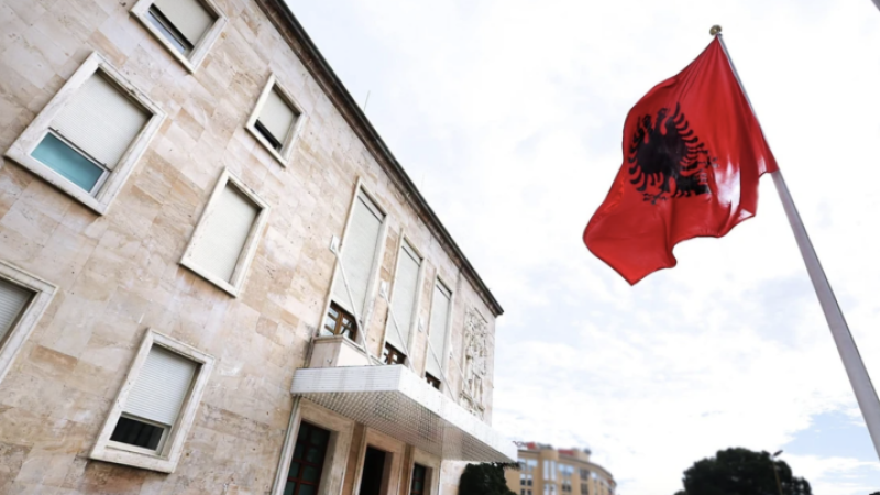 Arnavutluk, Kosova’daki KFOR misyonuna helikopter ve 17 asker gönderecek