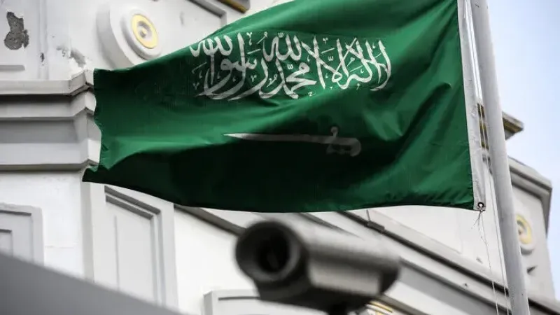 Saudi Arabia denies reports of suicide bomber at Grand Mosque in Mecca